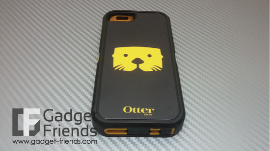 Otterbox iPhone 5 Defender Otter Character Sereis เคสมือถือ เคส iPhone5 สุดแจ่มมาพร้อมกับ Grip และลวดลายแมวน้ำตามแบบฉบับ Otterbox เท่โดดเด่นพร้อมการปกป้องสูงสุด 3 ชั้น สะดวกพกพาไปทุกที่
